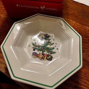 Nikko Christmastime Rimmed Soup Bowls